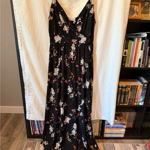 Kaileigh Black Floral Maxi Dress